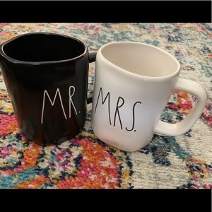 Rae Dunn - set of 2 mugs